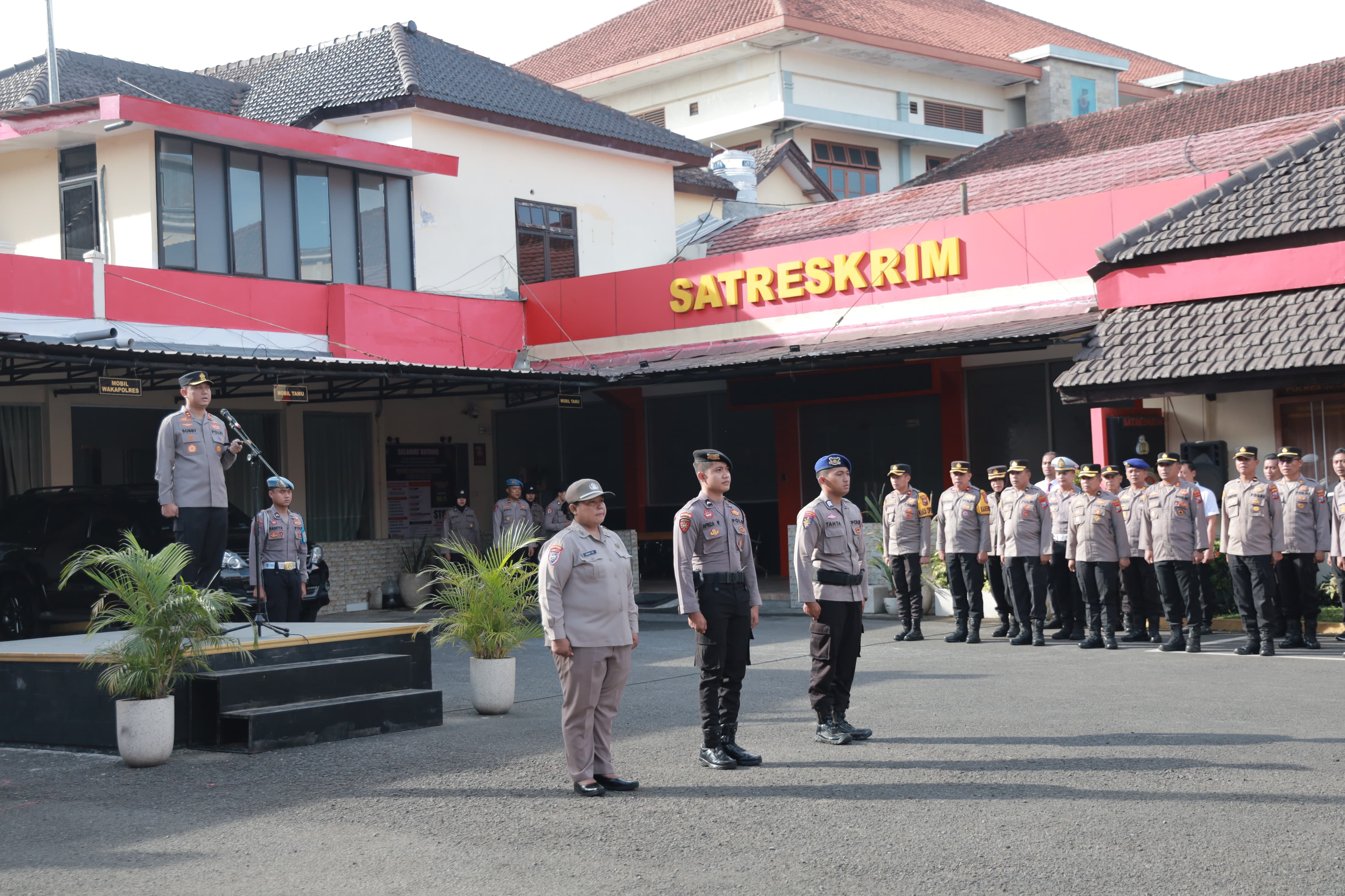 Kapolres Jember Langsung Tancap Gas, Tekankan Presisi dan Commander Wish di Apel Perdana