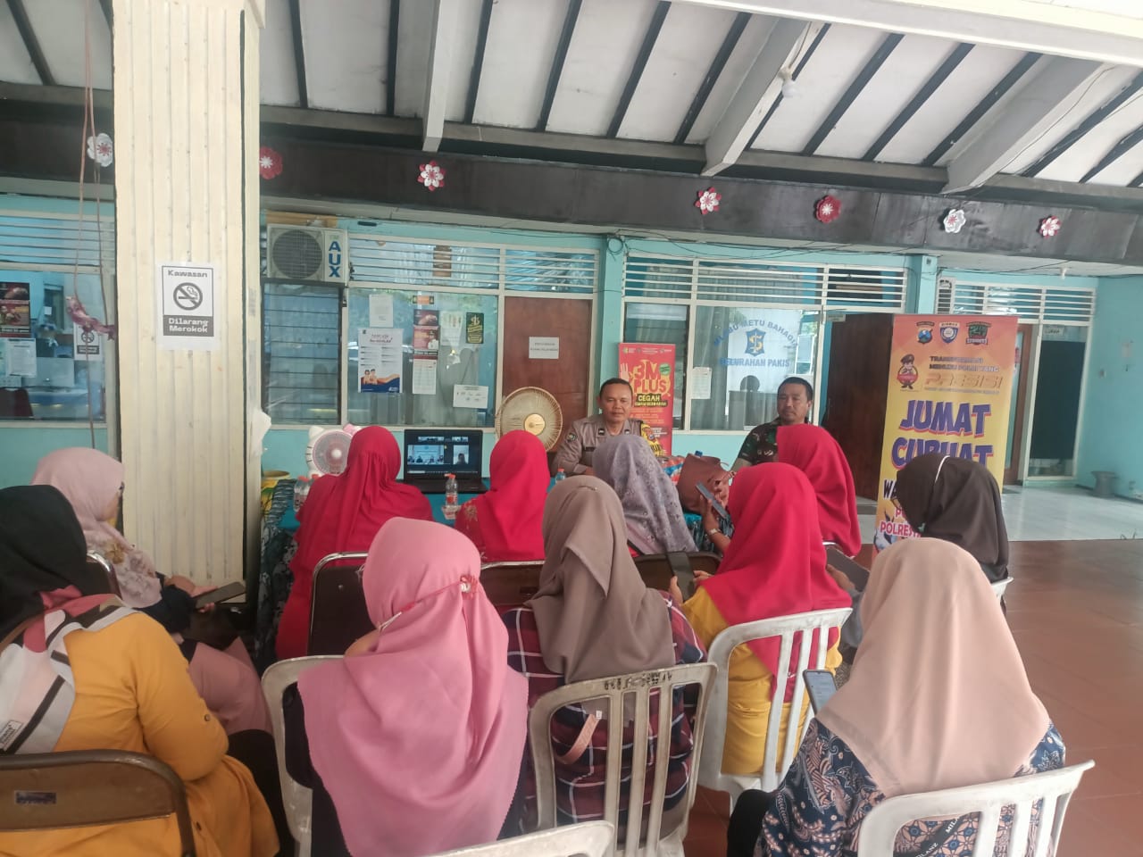 Jumat Curhat Polsek Sawahan Tampung Aspirasi Warga Pakis dan Beri Pesan Kamtibmas Intensif