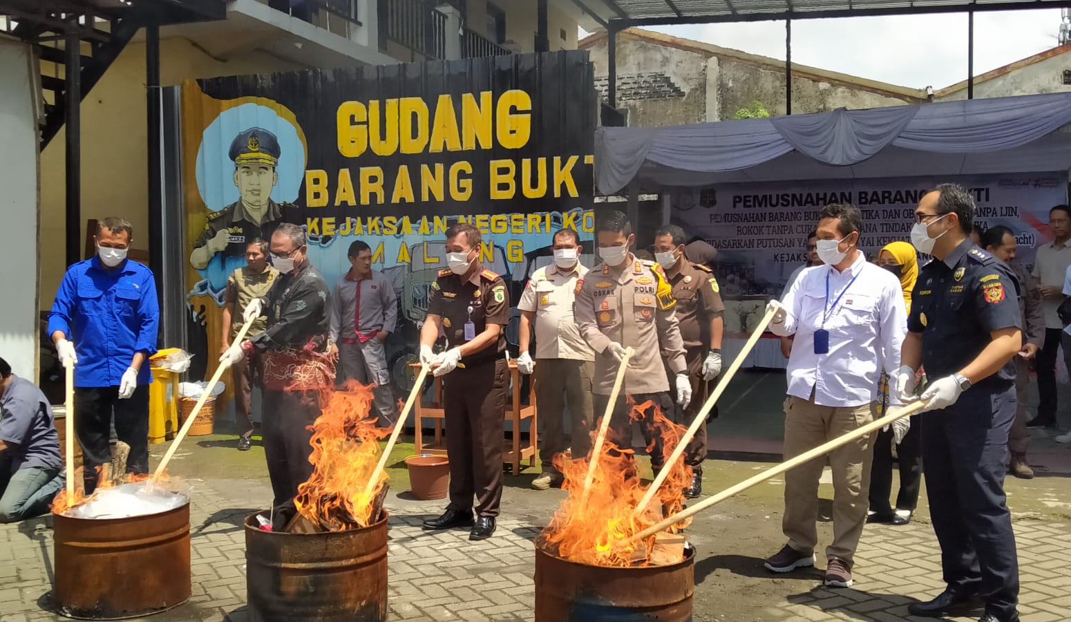 Sejumlah Barang Haram hingga Senjata Tajam Dimusnahkan Kejari Kota Malang