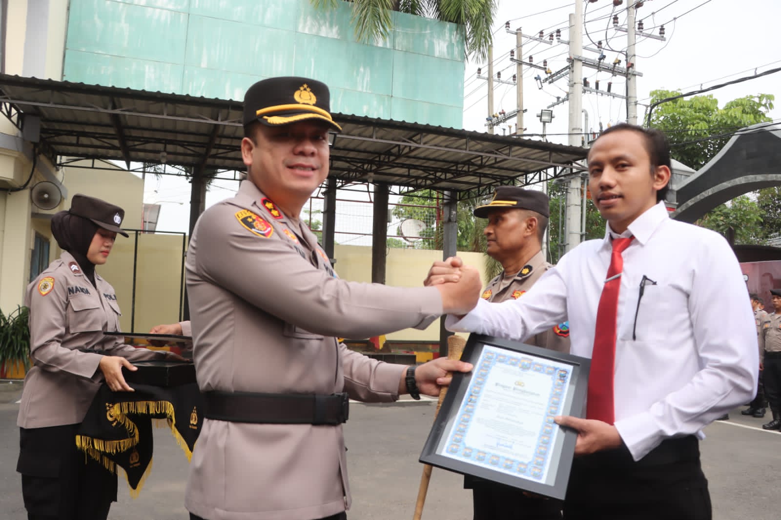 Polres Tulungagung Beri Reward Ratusan Anggota Berprestasi 