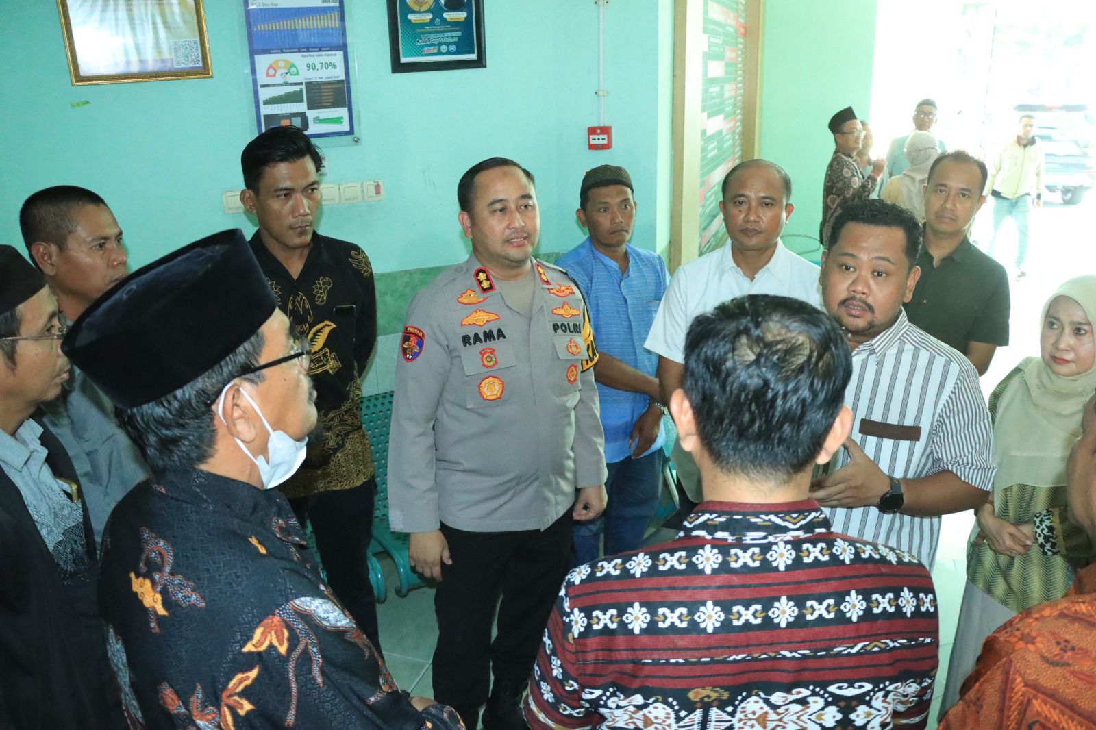 Forkopimda Gresik Jenguk Korban Pembacokan Panceng, Ajak Seluruh Pihak Jaga Kondusivitas