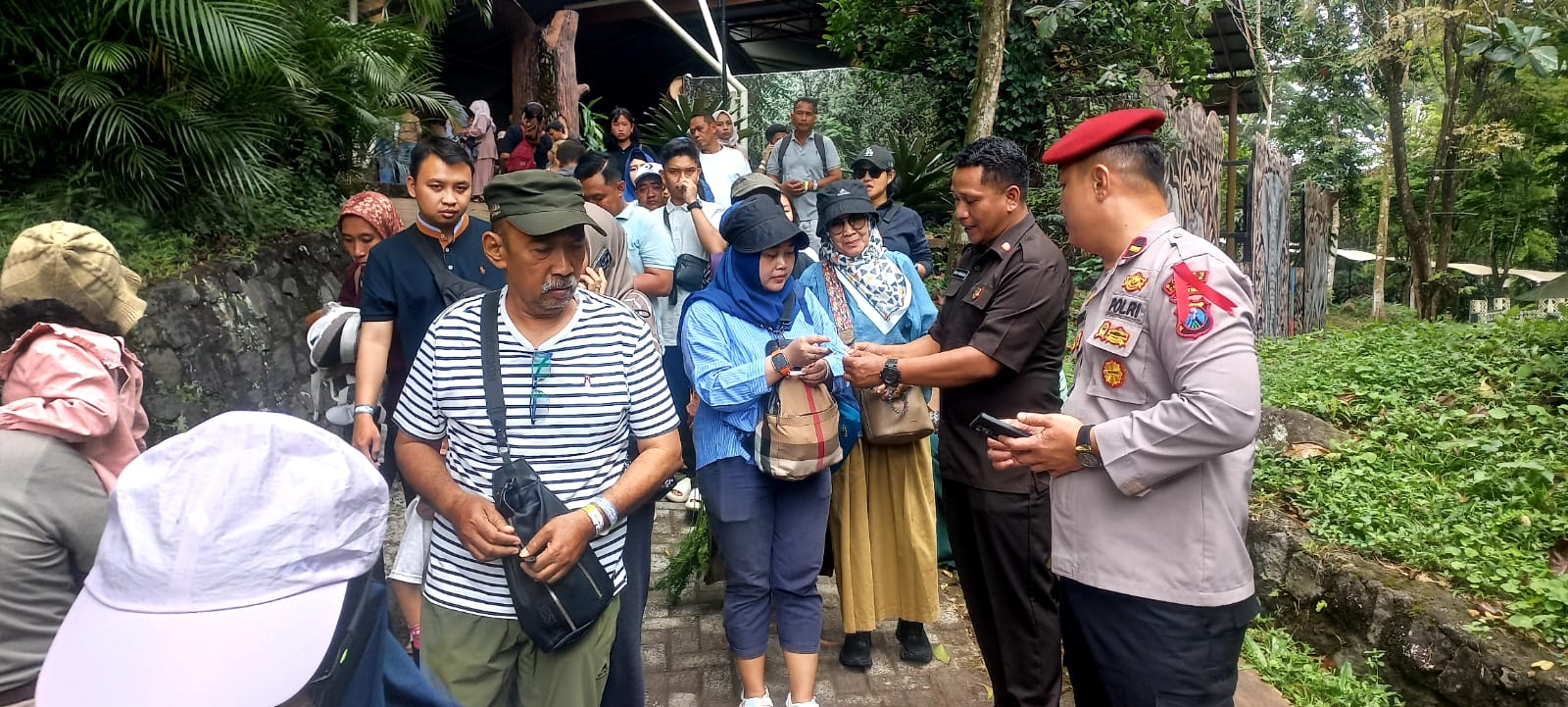 Libur Lebaran di Pasuruan, Arus Wisata Taman Safari Prigen Masih Landai dan Terkendali