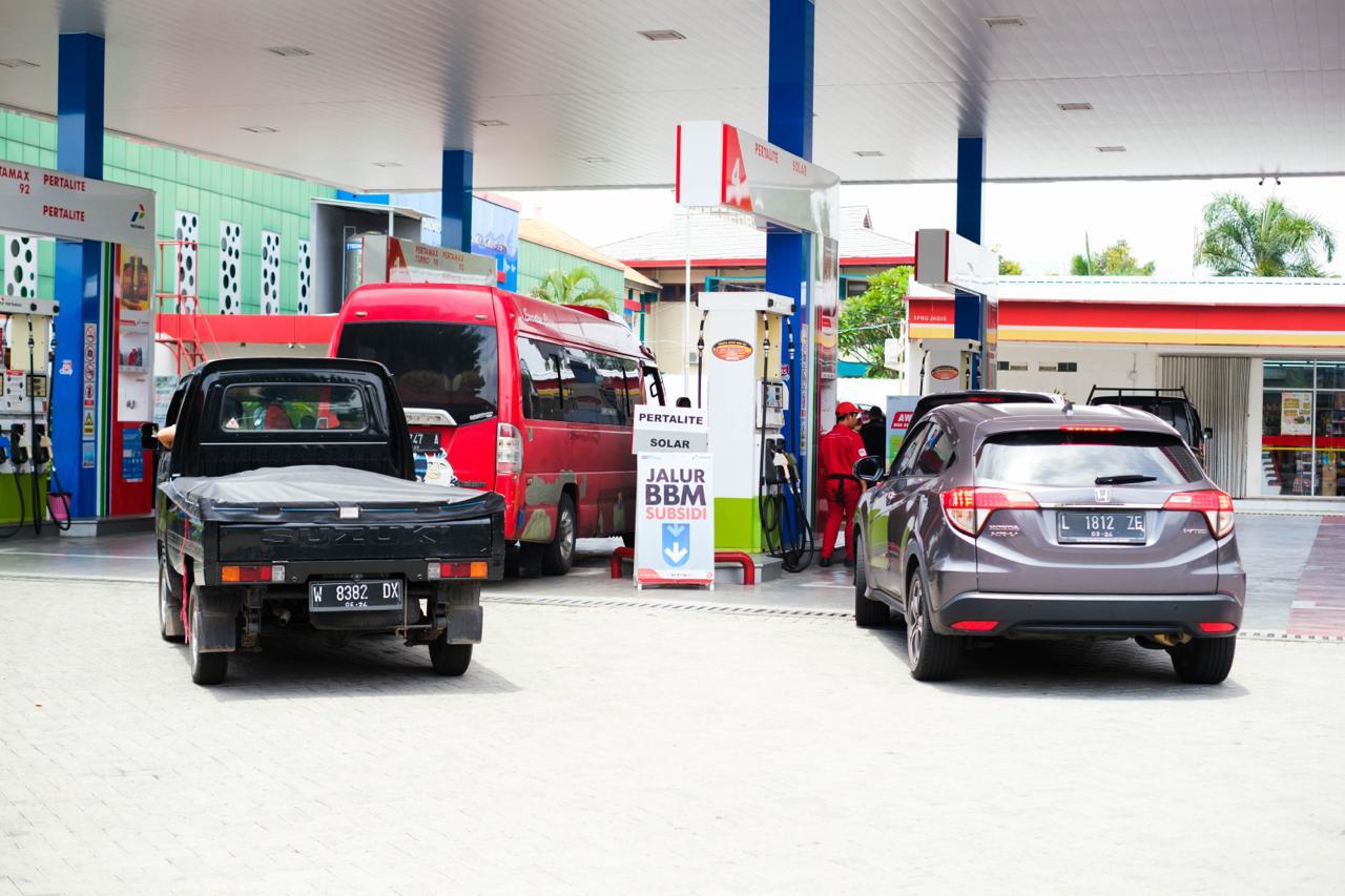 Atasi Antrean Mengular, Pertamina Tambah Suplai Biosolar dan Pertalite ke SPBU Jatim
