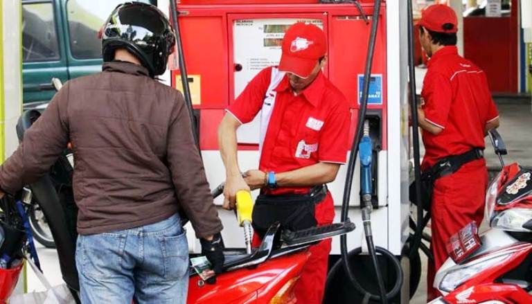 Sering Oplos Pertamax dengan Pertalite? Ini Dampaknya pada Mesin Motor