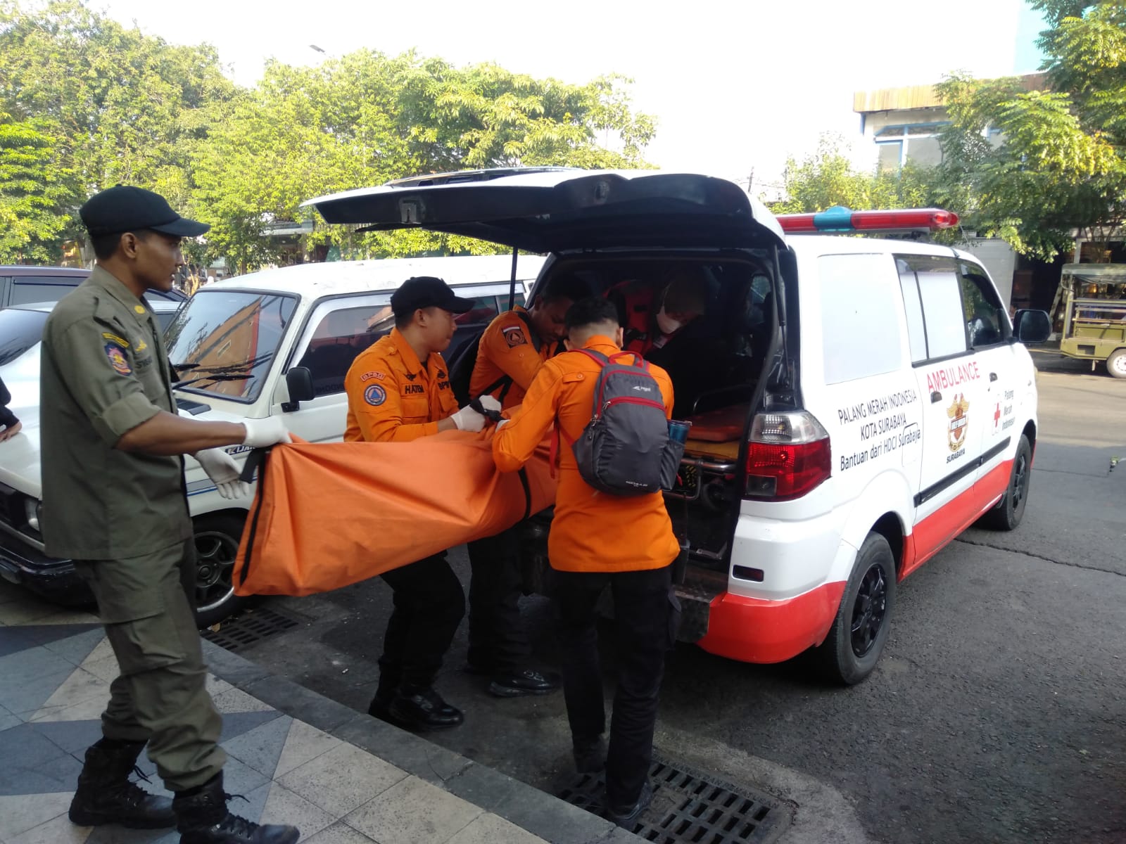Pria Misterius Mati Duduk di Warung Jalan Semarang