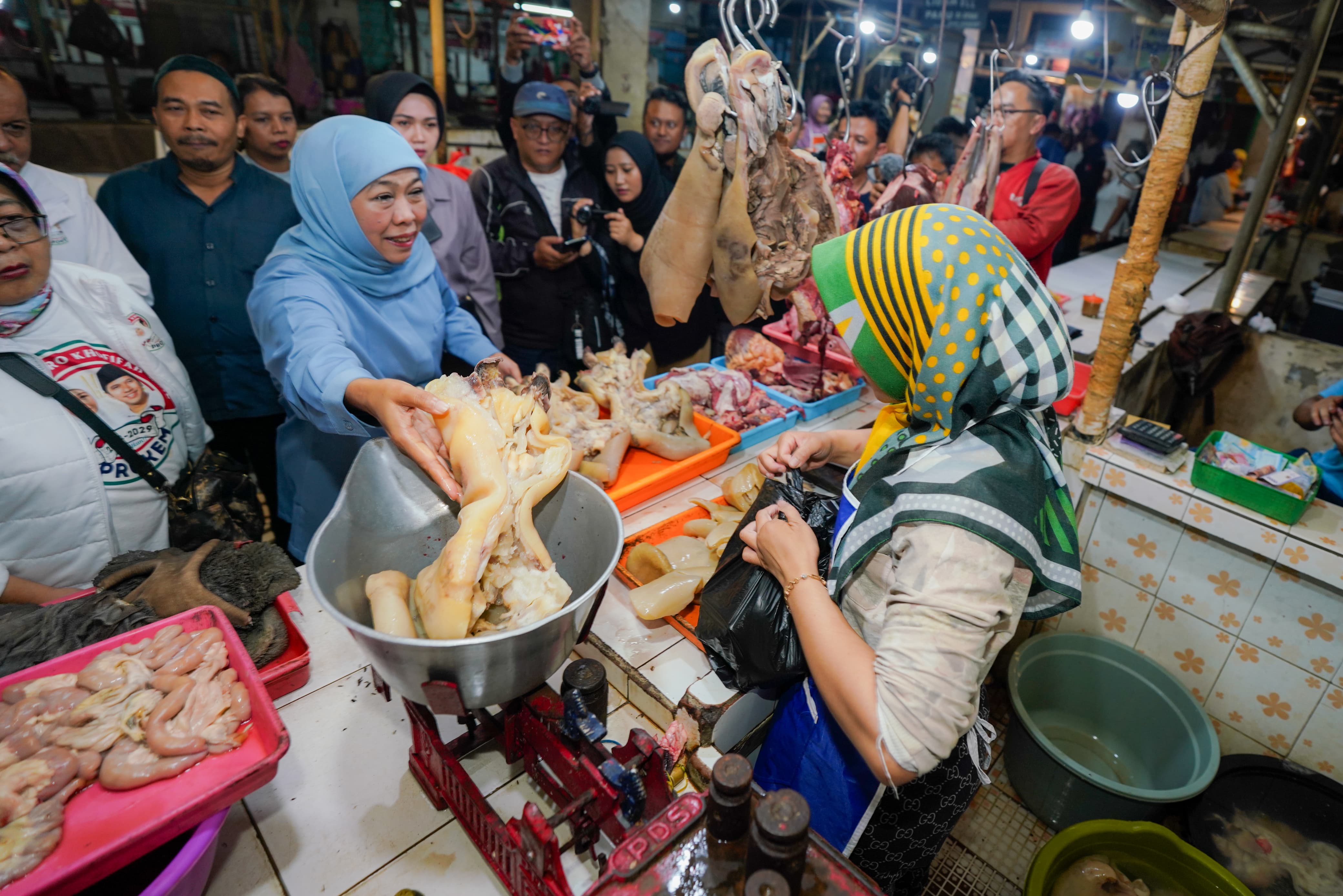 Stok Bahan Pokok Aman Selama Ramadan, Gubernur Khofifah Imbau Masyarakat Tak Belanja Berlebihan 