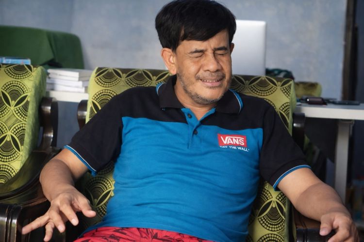 Rachman Hadi Guru SLB Negeri Jember Dedikasikan Ramadan untuk Mengajar Alquran Braille