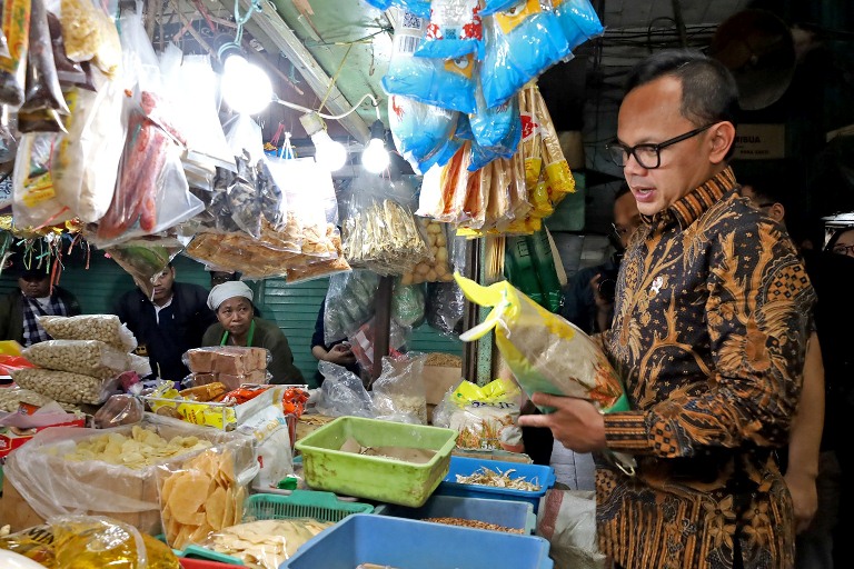 Wamendagri Beri Pengarahan Sinkronisasi Pembangunan Pusat dan Daerah kepada Jajaran Aparat Pemkot Surabaya