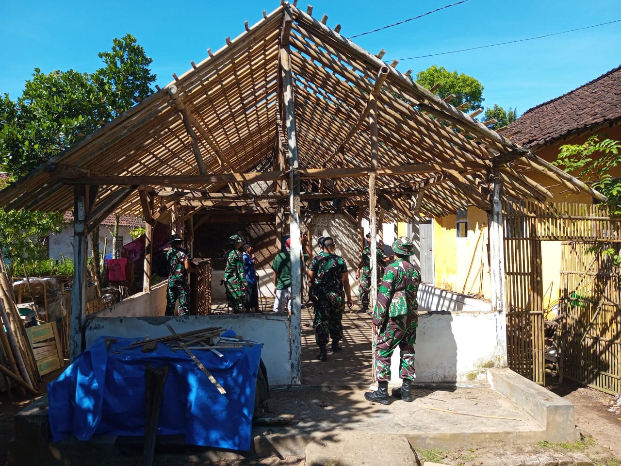 Senyum Bahagia Bu Timah Pecah, Impian Rumah Layak Huni Terwujud Berkat Sentuhan TMMD Jember