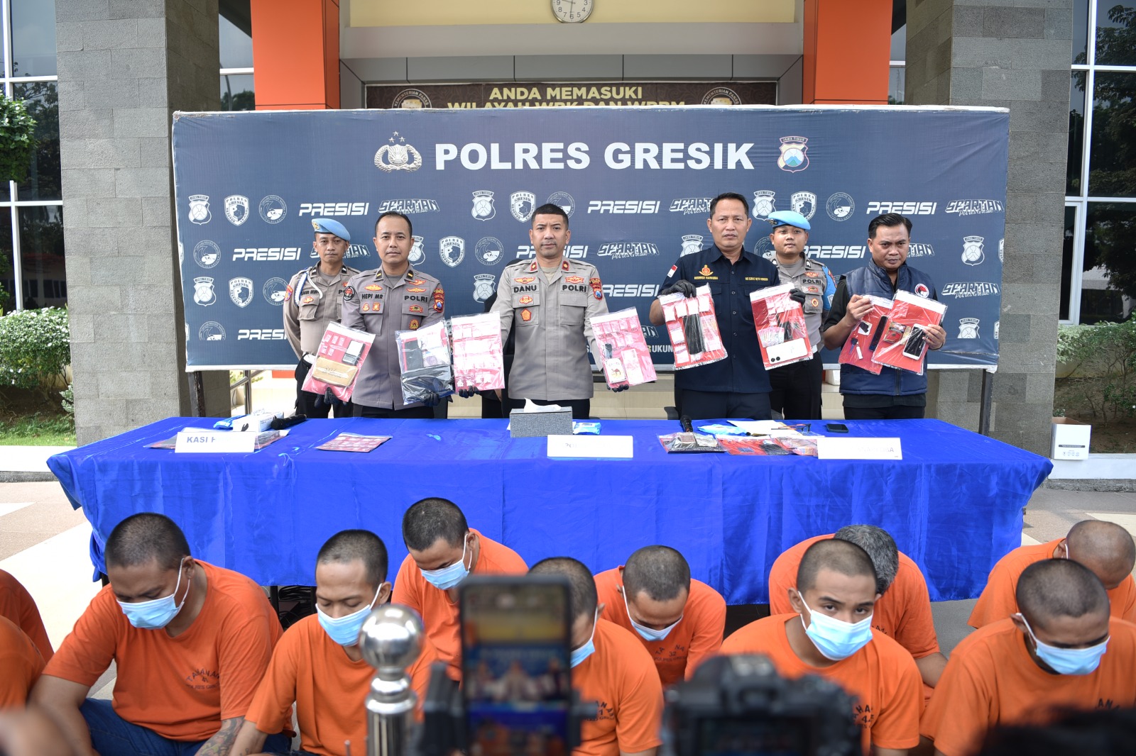 Polres Gresik Ungkap 16 Kasus Narkoba, Amankan 20 Tersangka