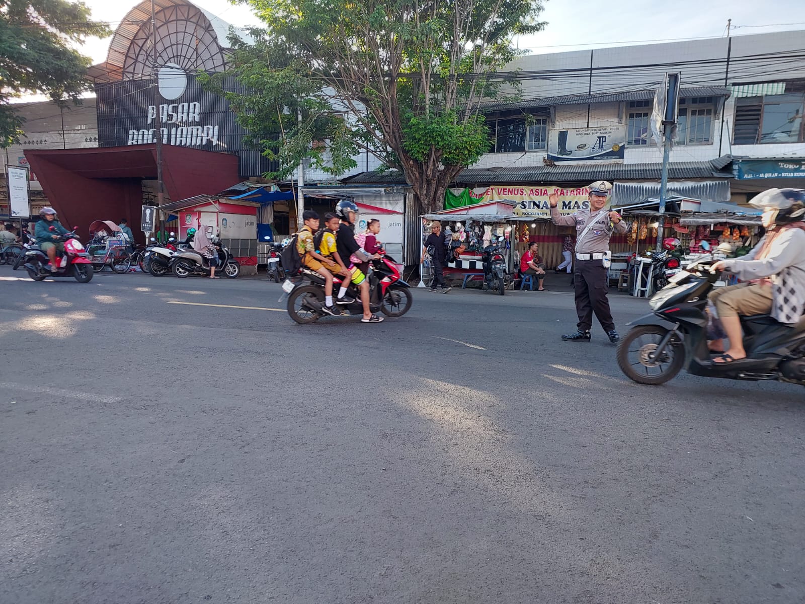 Warga Apresiasi Commander Wish Pagi Polresta Banyuwangi, Lalu Lintas Lancar dan Rasa Aman Terjaga