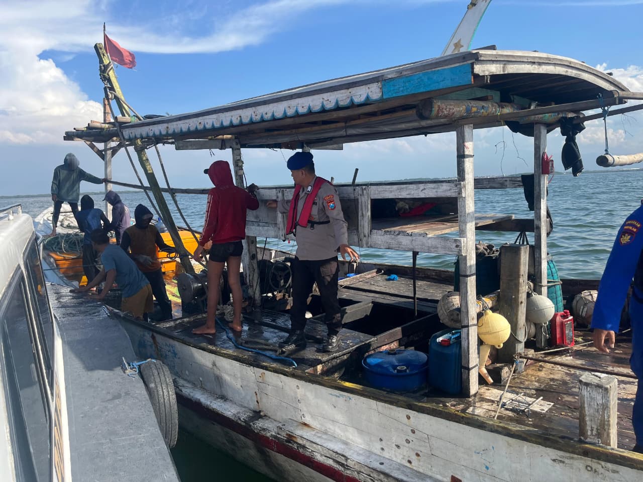 Gunakan Trawl, Nelayan Panggungrejo Diamankan Satpolairud