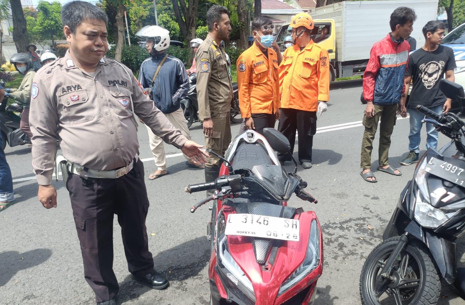 Tabrak Tambal Ban di Jalan Diponegoro Surabaya, Perempuan Pengendara Motor Tewas
