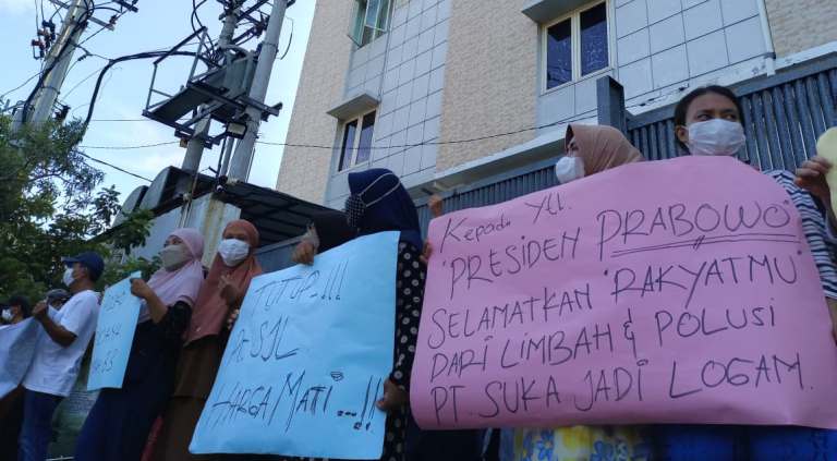 Terdampak Polusi Udara dan Pencemaran, Ratusan Warga Wisma Tengger Surabaya Geruduk Pabrik Peleburan Emas