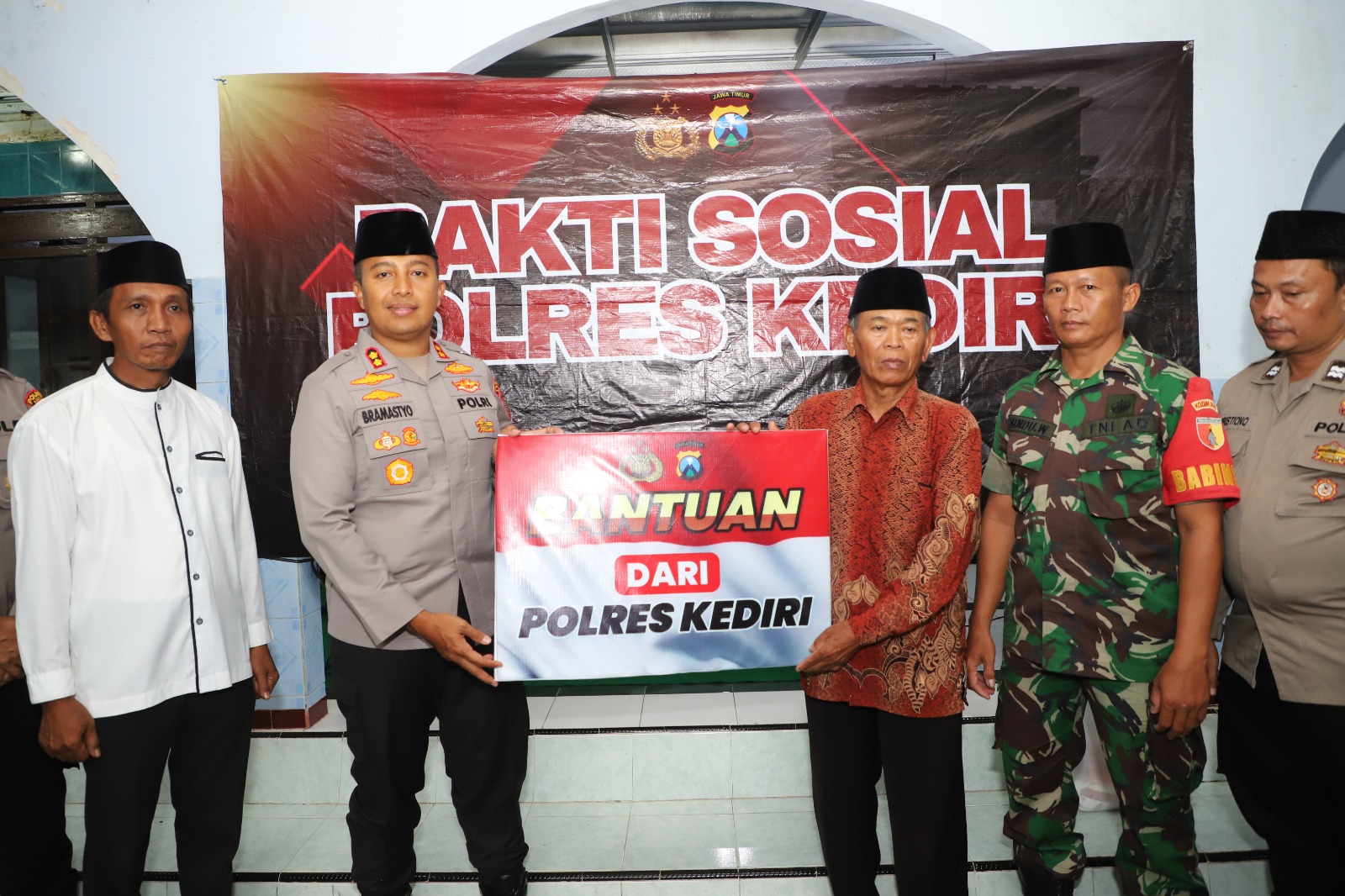 Polres Kediri Bangun Sumur Bor di Masjid Al-Bashor, Akses Air Bersih Warga Kian Mudah