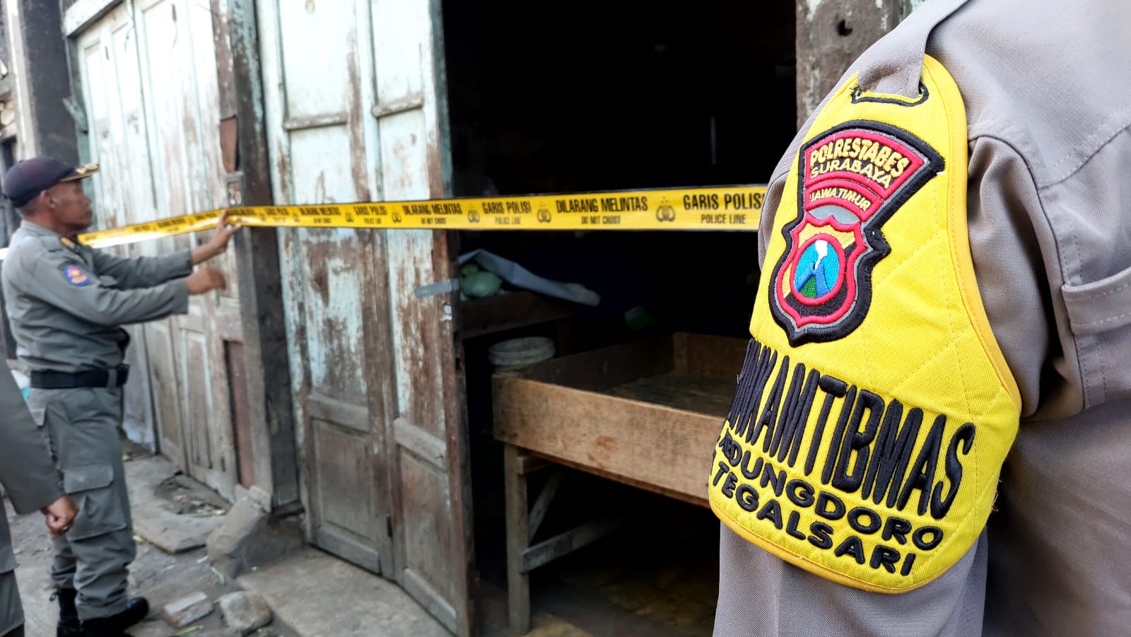 Masih Dipakai Jualan, Tiga Rumah Jalan Keputran yang Dikuasai Ormas Digaris Polisi