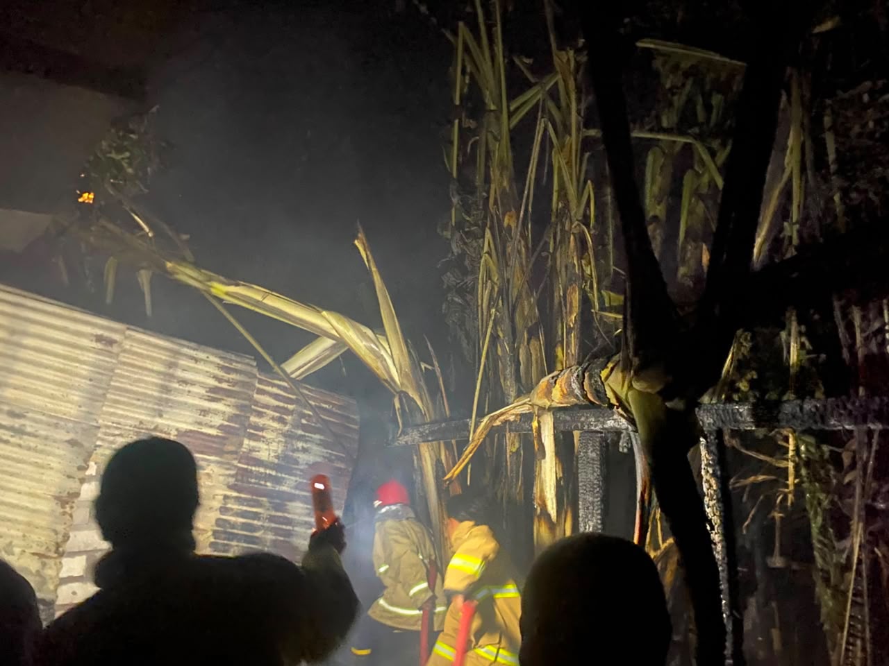 Hendak ke Kamar Mandi, Penghuni Rumah di Bungah Gresik Kaget Dapur Terbakar