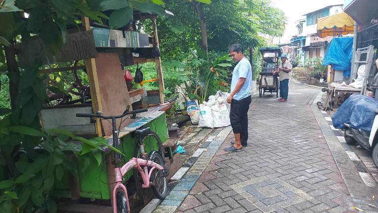 Plengsengan di Jalan Banyuurip Wetan, Rawan Ambrol, Ancam Rumah Warga
