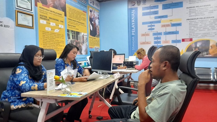 Dinsos Jatim Fasilitasi Reunifikasi ODGJ Korban TPPO setelah Alami Eksploitasi Kerja