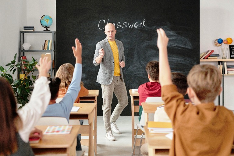 Tantangan Kualitas Pendidikan Indonesia dalam Peringkat PISA, Peran Guru, dan Kurikulum Merdeka
