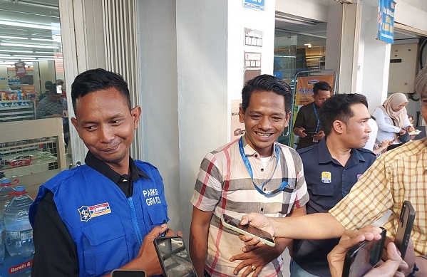 Jukir di Minimarket Jalan Kartini Diteror Preman, Wali Kota Surabaya: Lawan!