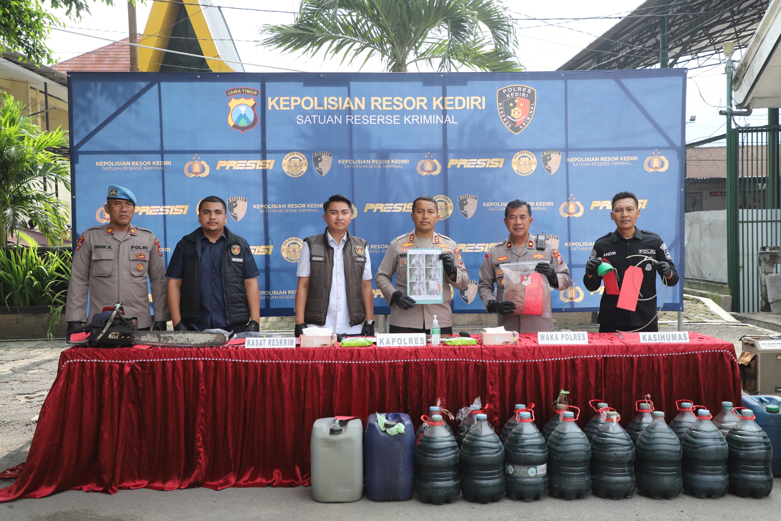 Polres Kediri Ungkap Penebangan Liar dan Penyelewengan BBM Subsidi