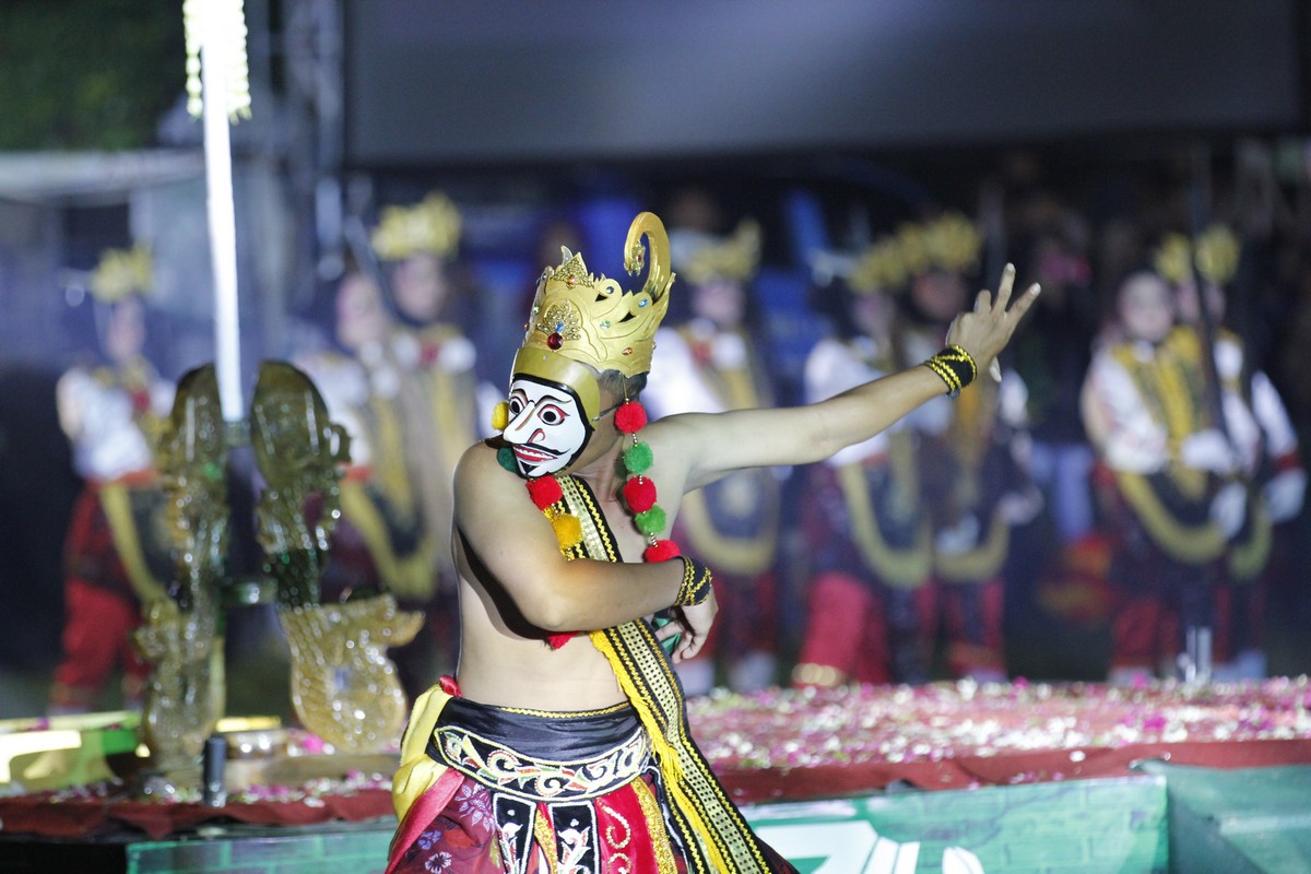 Topeng Kaliwungu: Simfoni Budaya yang Menghipnotis dari Lumajang