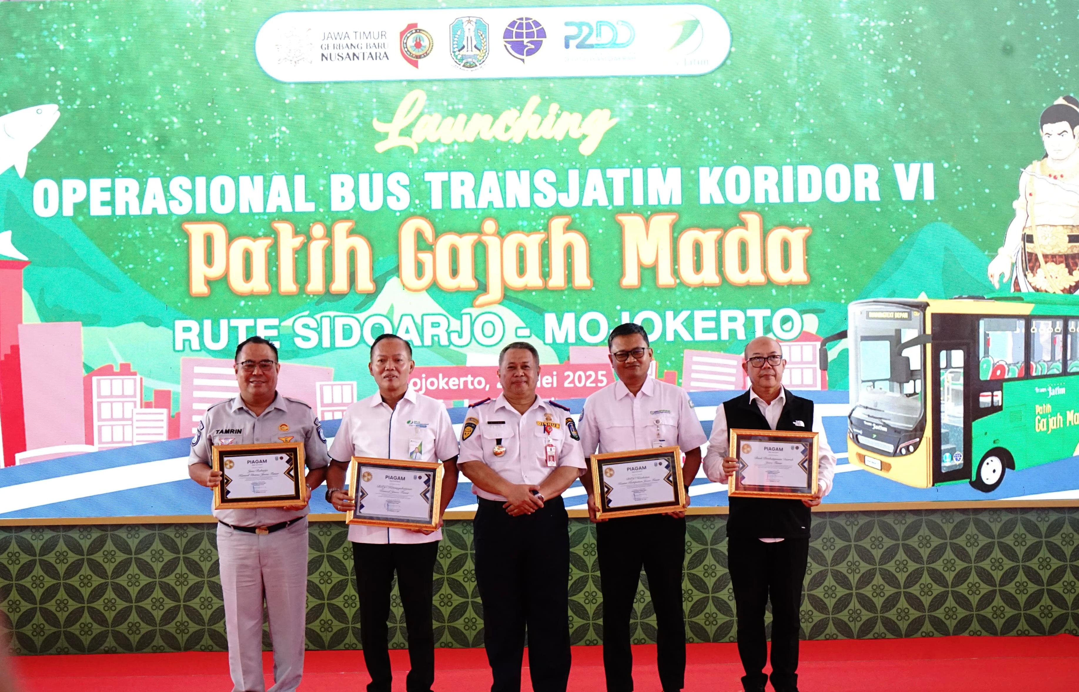 Dukung Layanan Non Tunai di Trans Jatim, Bank Jatim Raih Apresiasi dari Pemprov