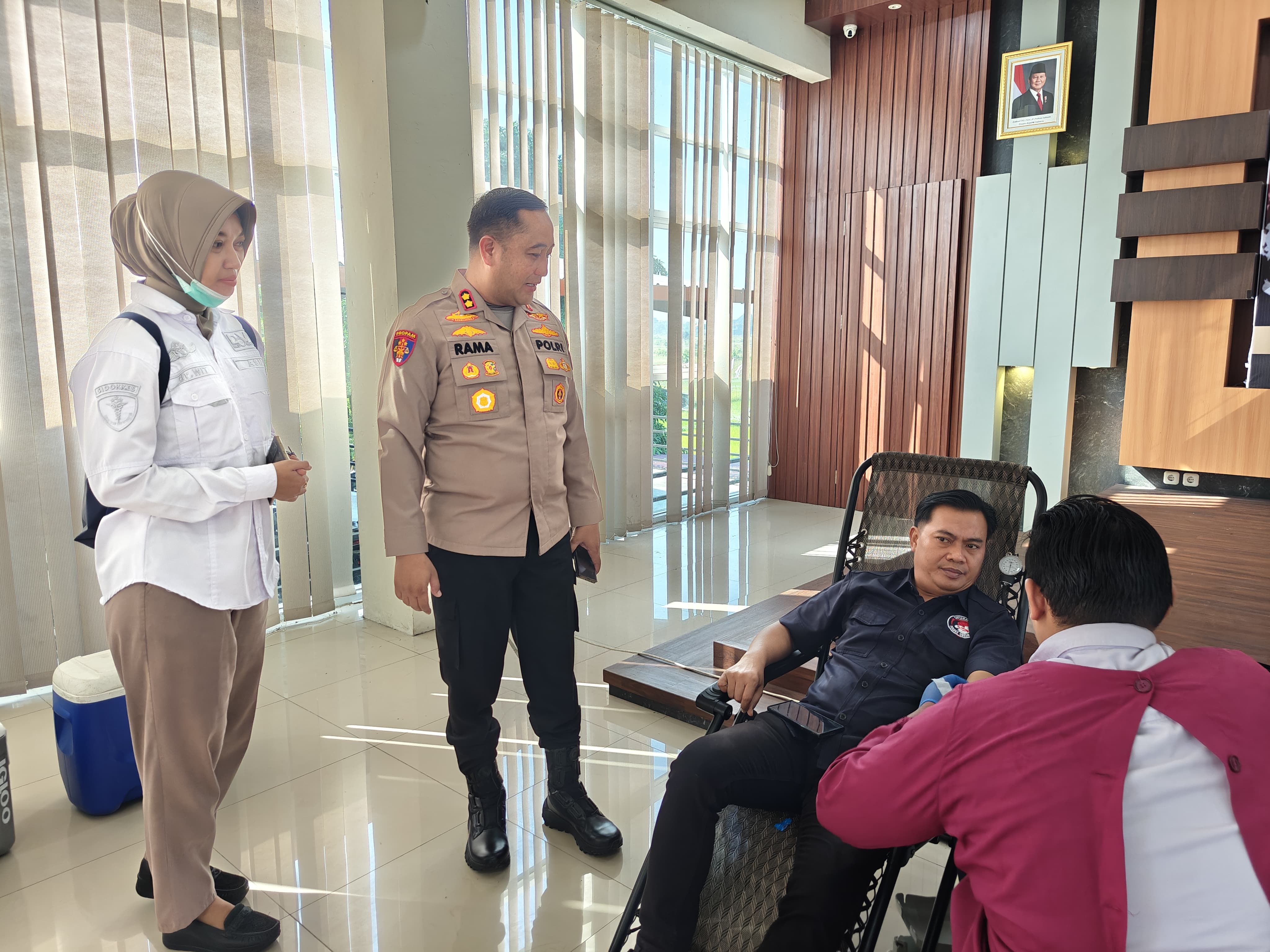 Sambut HUT Ke-80 Bhayangkara, Polres Gresik Bersama Kodim 0817 Gelar Sosial Donor Darah