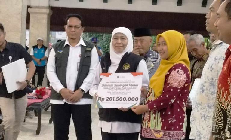 Pemprov Jatim Salurkan Rp 7,05 Miliar Bansos untuk Warga Kabupaten Malang