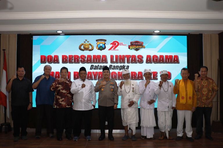HUT Ke-79 Bhayangkara, Polres Pelabuhan Tanjung Perak Gelar Doa Bersama Lintas Agama untuk Pererat Persatuan