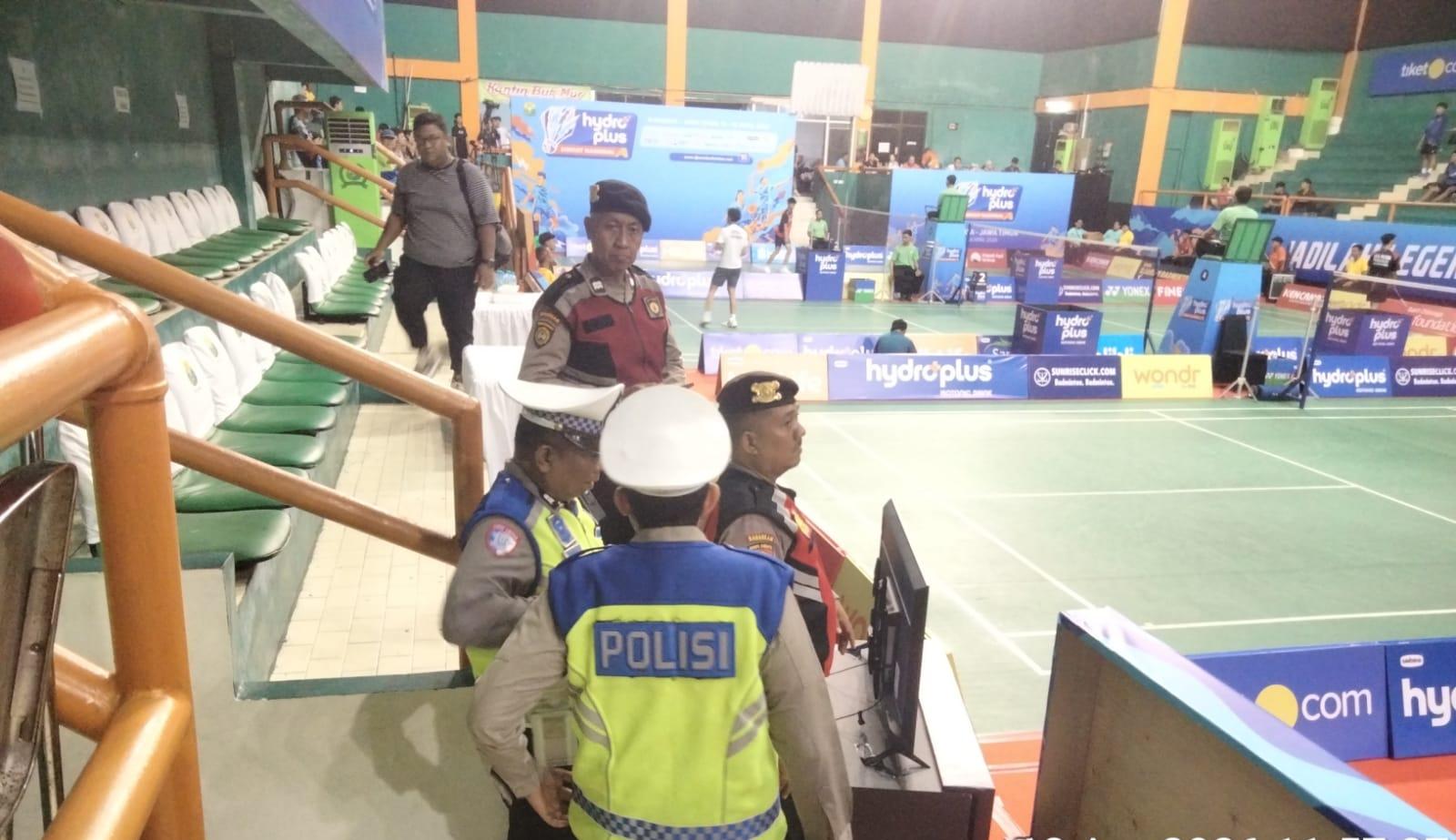 Amankan Turnamen Bulutangkis di GOR Sudirman, Polsek Mulyorejo Jamin Keselamatan Atlet dan Kelancaran Lalin