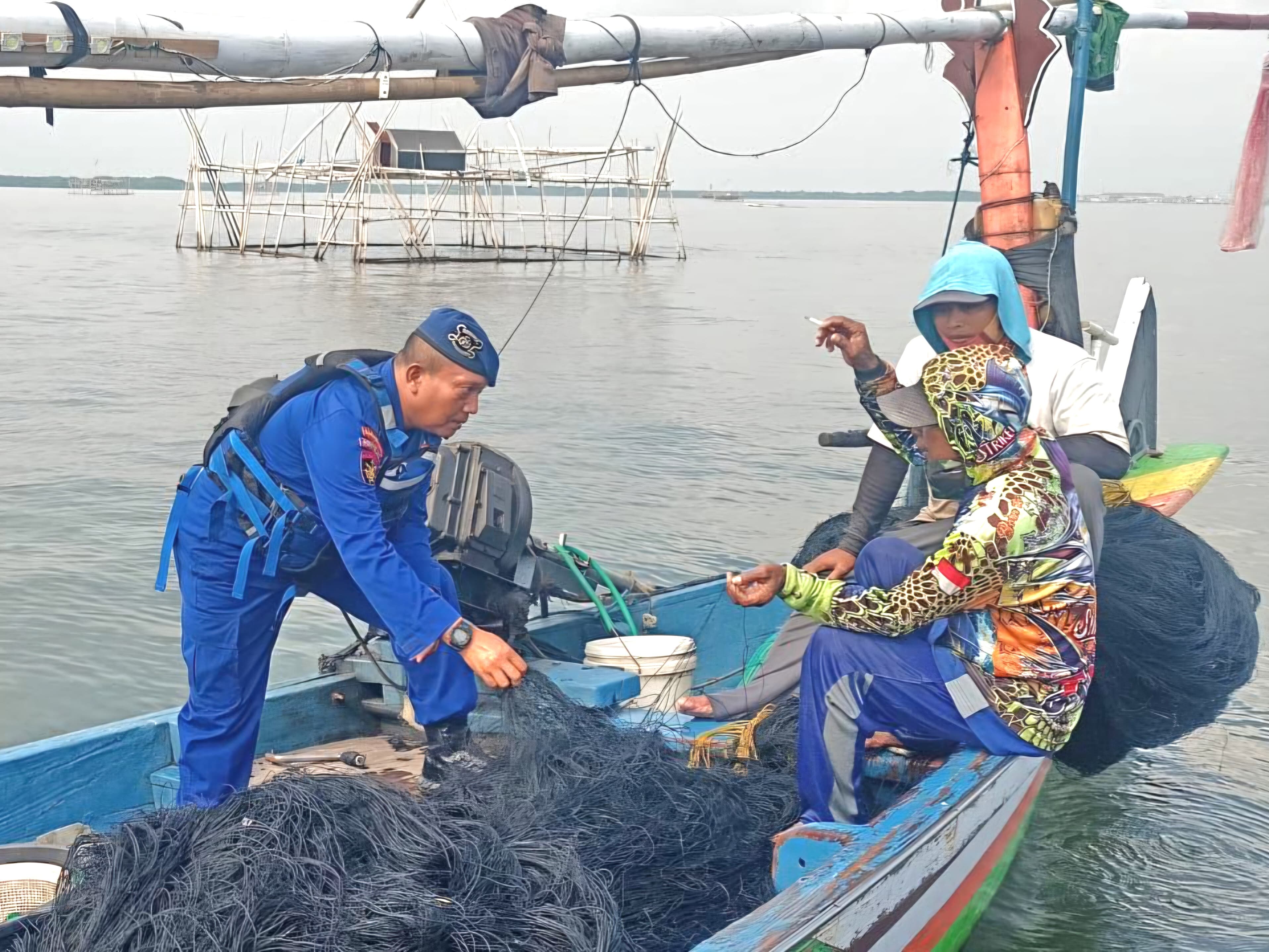 Gunakan Trawl, Nelayan Asal Pasuruan Diamankan Satpolairud