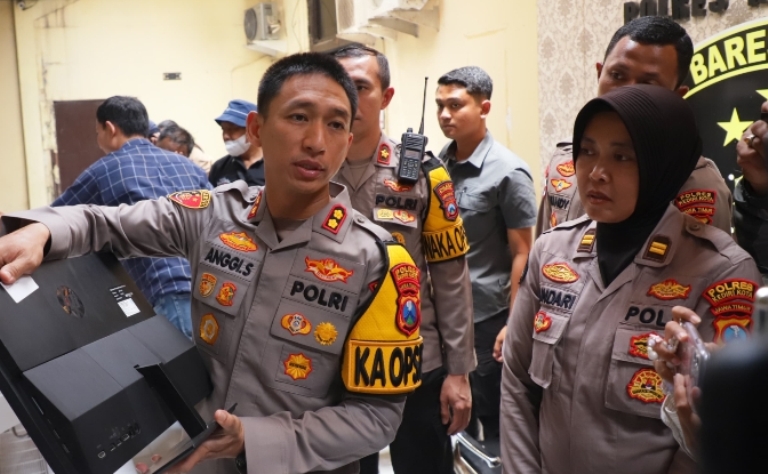 Para Pelaku Mulai Kembalikan Barang Jarahan ke Polres Kediri Kota