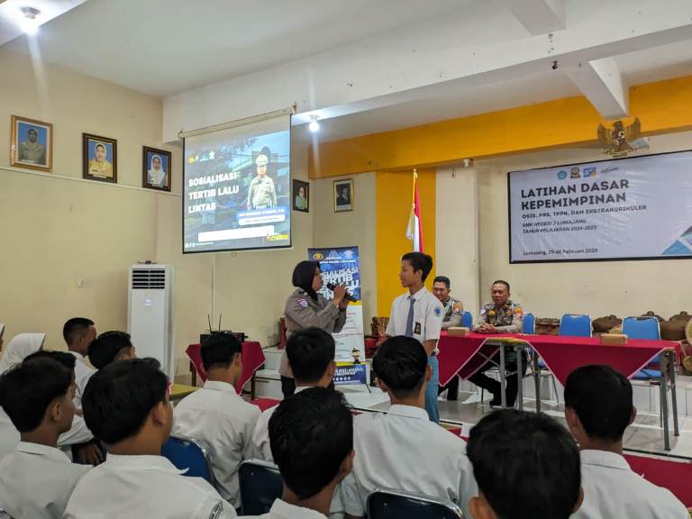 Polres Lumajang Gencar Sosialisasi Tertib Lalu Lintas di Sekolah, Tekan Angka Pelanggaran dan Kecelakaan