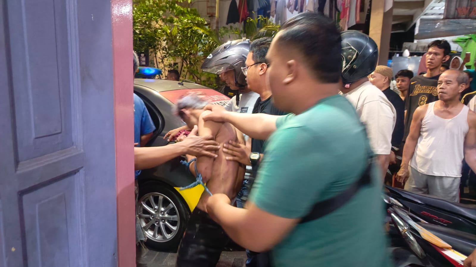 Curi Jupiter MX Milik Kurir Paket, Warga Bronggalan Murka Hajar Pelaku