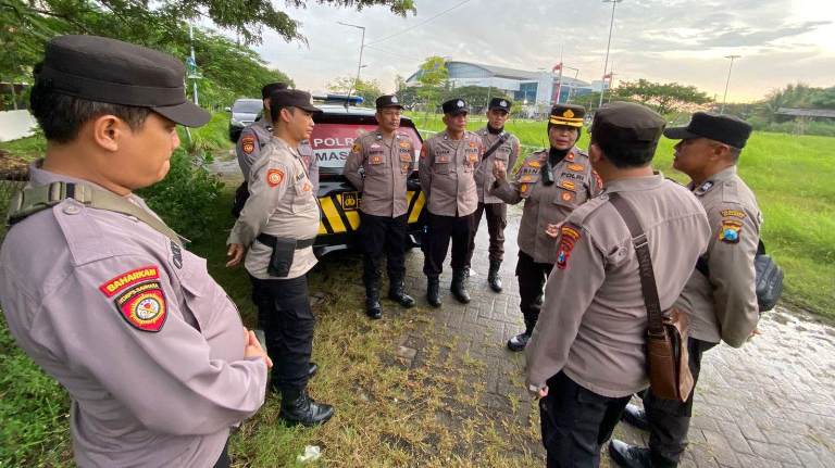 Pengamanan Laga Persebaya vs Bali United di GBT, Kapolsek Karangpilang Ingatkan Antisipasi Flare