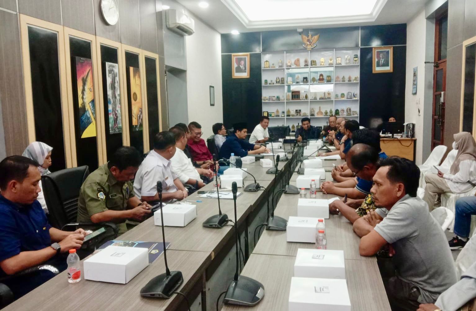 Polemik Status Lahan, DPRD Gresik Terima Aspirasi PKL di Jalan Tambang GKB