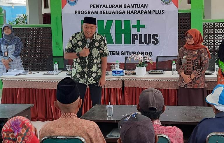 1.227 KPM PKH Plus di Situbondo Terima Bantuan Uang Tunai Tahap Empat