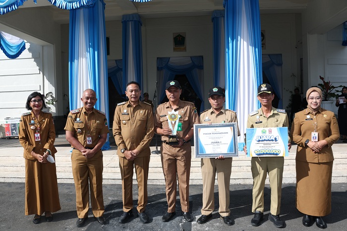 Serahkan Penghargaan, Wali Kota Malang Harap Lomba Kelurahan Jadi Motivasi