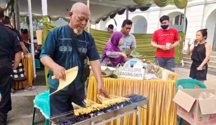 Berdayakan UMKM, TPS 11 Jeruk Sediakan Makan Gratis Sepuasnya Bagi Pemilih Pilkada