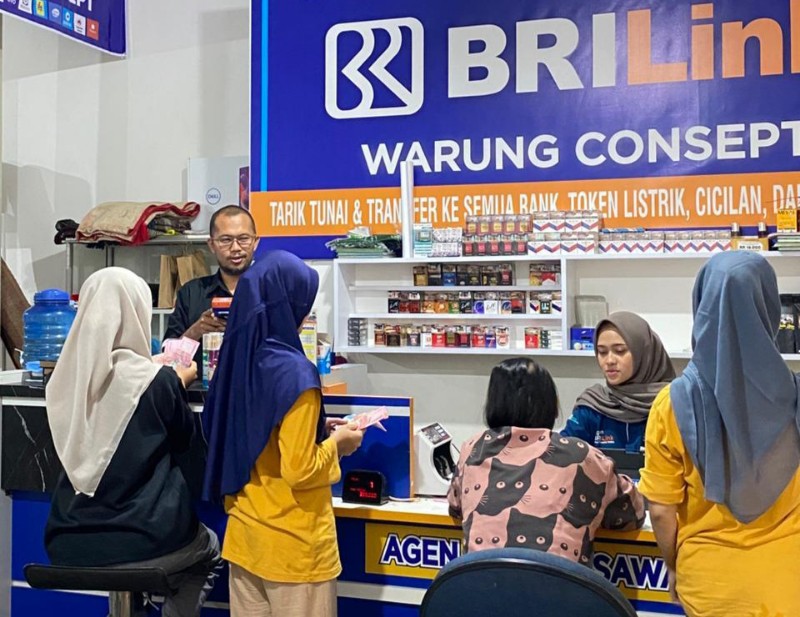 Berkembang Bersama BRILink Agen, Keluarga di Jepara Buka Lapangan Kerja bagi Warga Sekitar