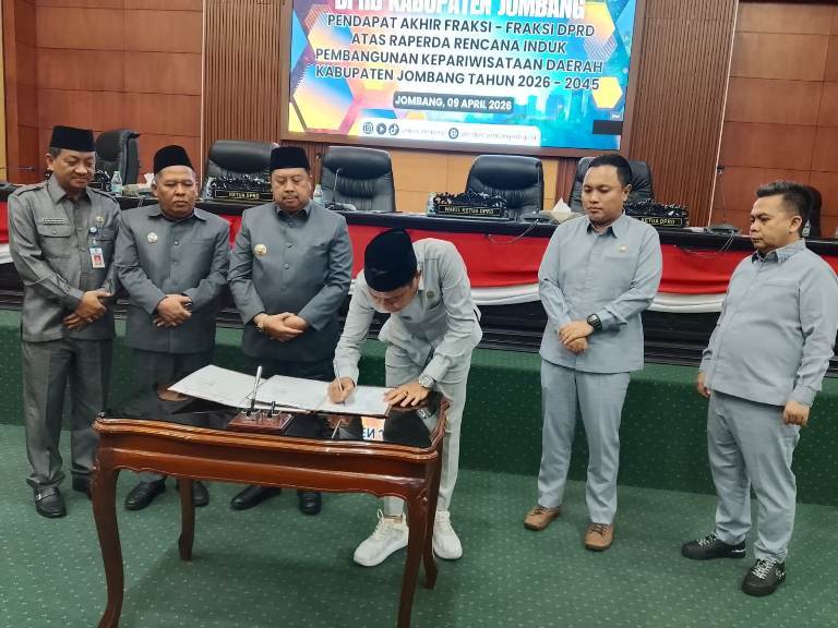 DPRD Jombang Paripurna Raperda Riparkab, Fraksi Soroti Data dan Batas Wilayah