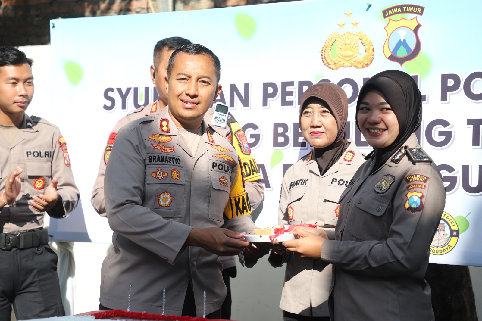 Polres Kediri Tasyakuran, Rayakan Ulang Tahun untuk 91 Personel