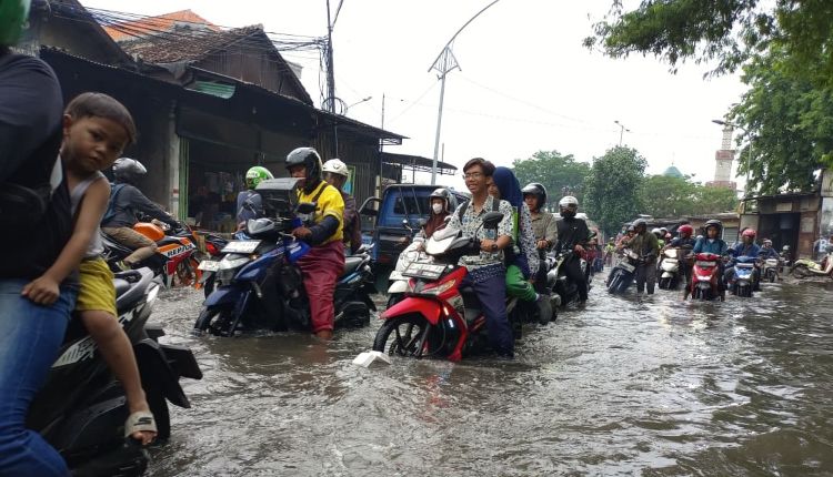 DPRD Surabaya Ingatkan Potensi Cuaca Ekstrem, Minta Perkuat Peran Satgas Kampung