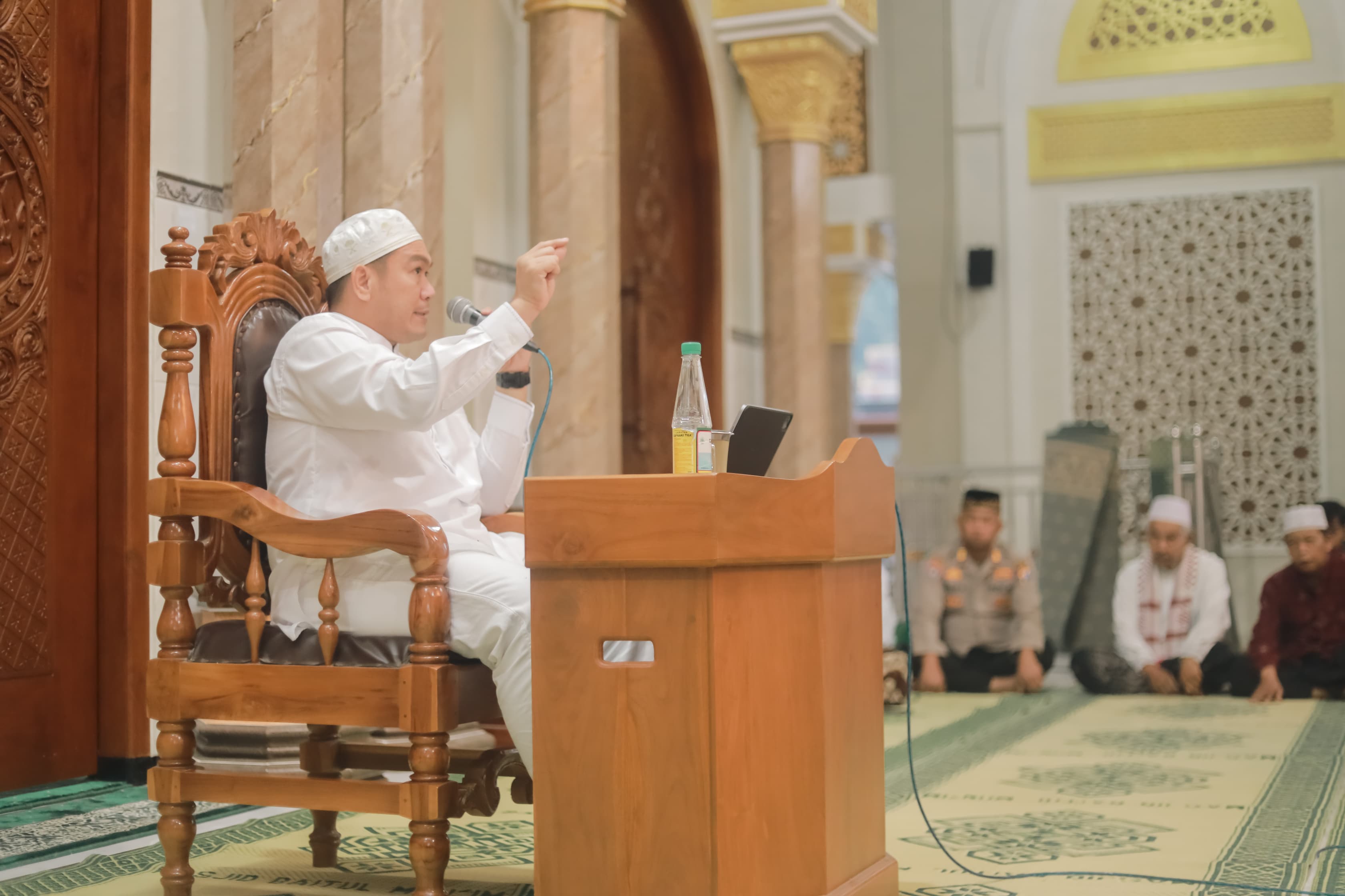 Kapolres Blitar Ajak Masyarakat Tingkatkan Keimanan dan Ketaqwaan Lewat Tausiah Subuh 