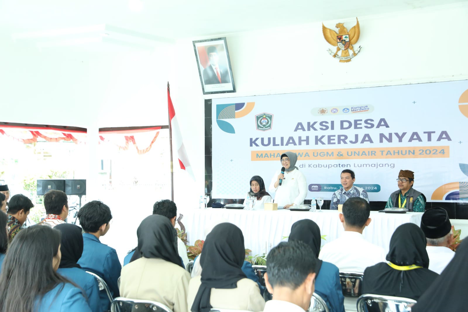 Pj. Bupati Lumajang Dorong Mahasiswa KKN UGM dan Unair Promosikan Wisata Lokal