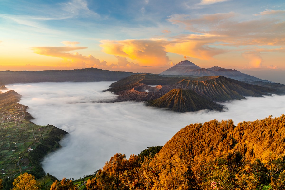 Jelajahi Keindahan Alam Jawa Timur: 5 Gunung Ini Cocok untuk Pendaki Pemula