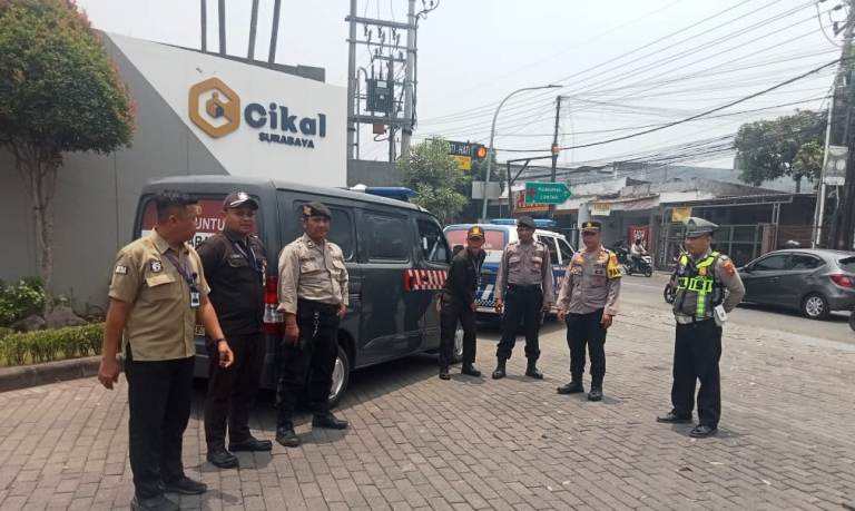 Polsek Lakarsantri Gencarkan Patroli Presisi di Kawasan Sekolah Internasional di Surabaya
