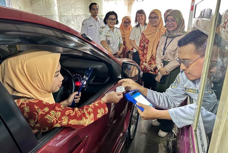 Rayakan HUT Ke-80 RI, Tarif Parkir Khusus Rp 80 via QRIS Diberlakukan di Sejumlah Titik Surabaya